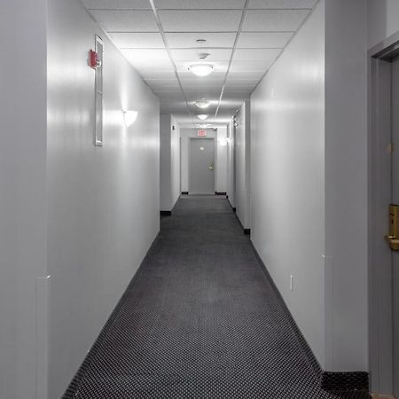 Days Inn By Wyndham Hamilton - Downtown 외부 사진
